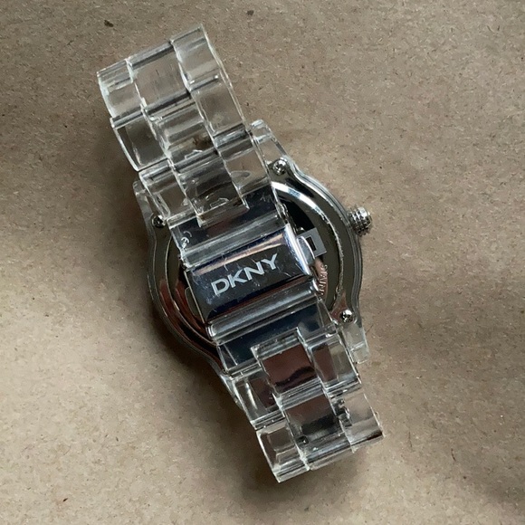 DKNY watch - Picture 4 of 5